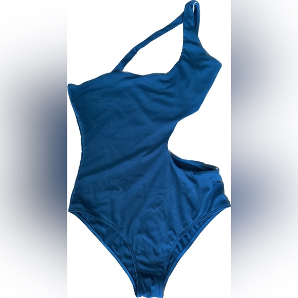 ROMWE Cut-out One Shoulder One Piece - Picture 2 of 3